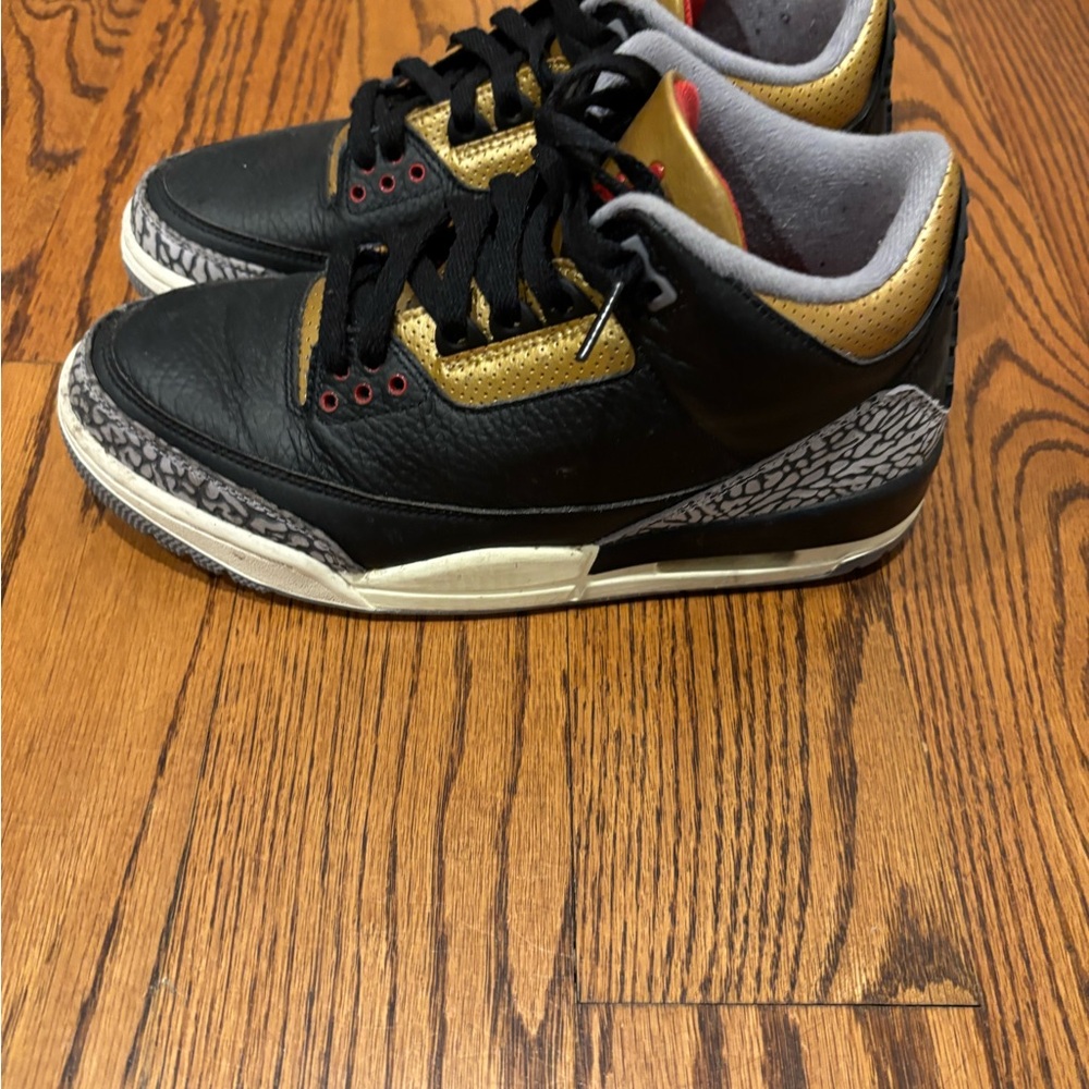 Nike Air Jordan 3 Retro Sneakers
